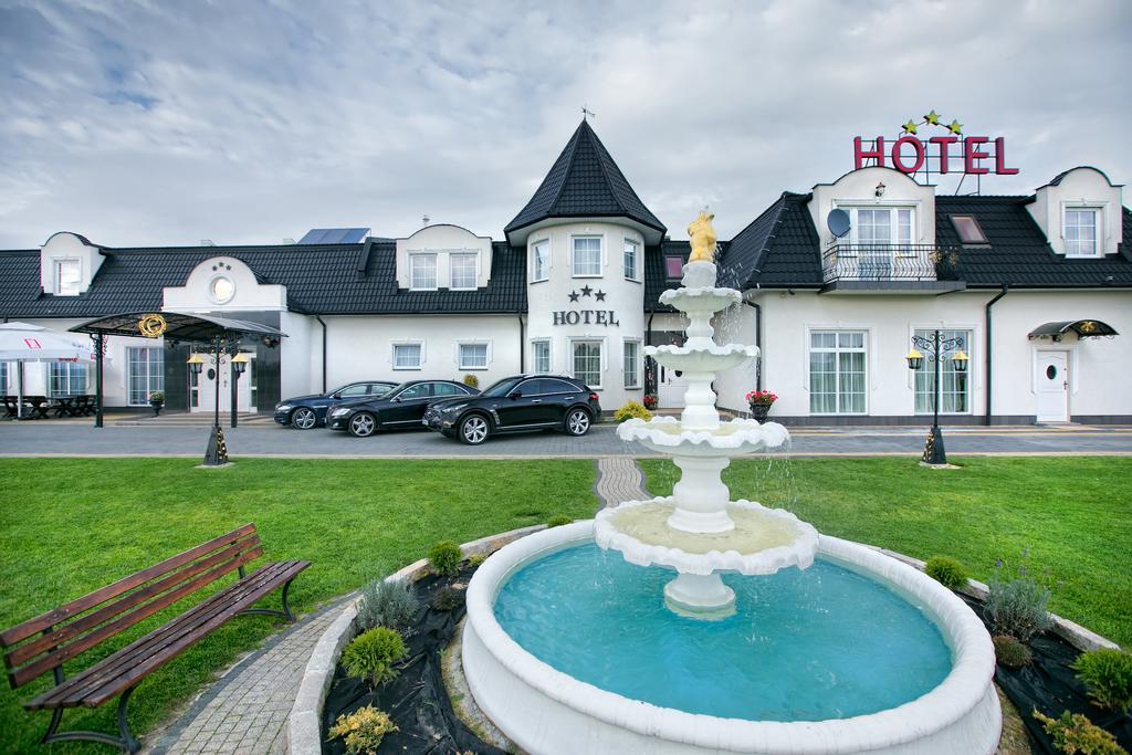 Hotel Campari Gora Motyczna Ngoại thất bức ảnh